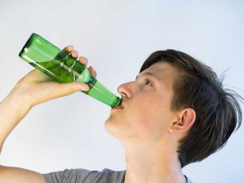Stres związany z nauką w szkole a stosowanie alkoholu i narkotyków