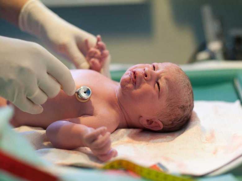 Skuteczność znieczulenia sacharozą u noworodków podawanych bolesnym zabiegom medycznym.