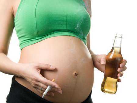 Spożywanie alkoholu przez matkę a infekcje noworodków.
