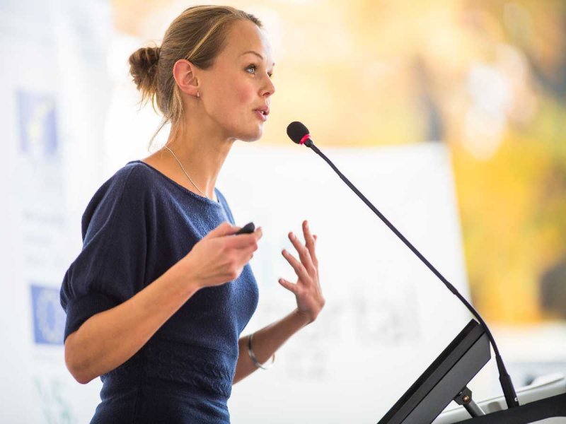 wyklad_konferencja_kongres_przemowienie_shutterstock_243396313