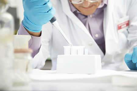 Badanie próbek w laboratorium