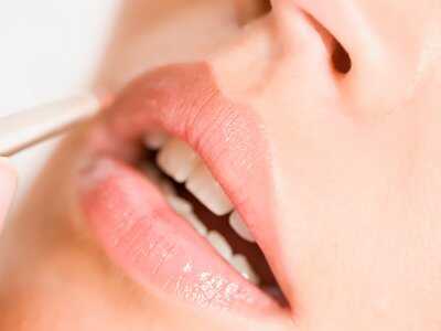 Suchość ust, spierzchnięte wargi: jak temu zaradzić?