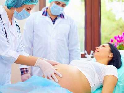 Operacyjne porody przezpochwowe – kiedy konieczne jest użycie kleszczy lub próżnociągu?