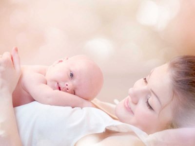 Nieprawidłowe napięcie mięśniowe u niemowlaka – gdzie leży przyczyna?