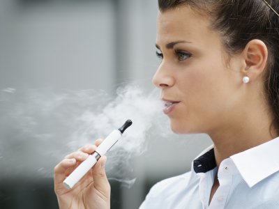E-papierosy a zdrowie jamy ustnej i choroby przyzębia