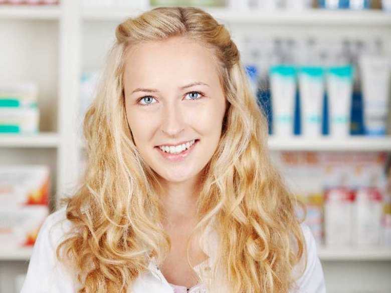 Farmaceutka w aptece