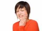 Złamany ząb i ciemne dziąsło - przyczyny, objawy, diagnoza, leczenie