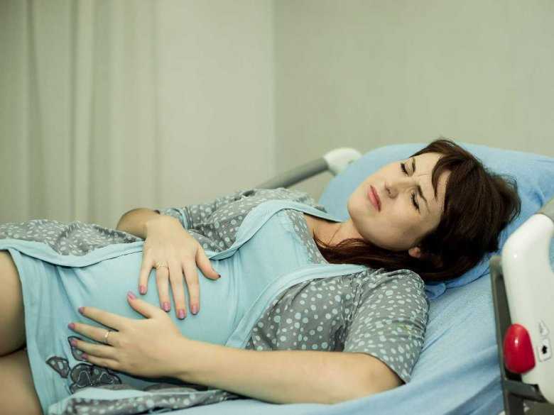 Kobieta oczekująca na poród
