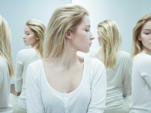 Kobieta cierpiąca na schizofrenię