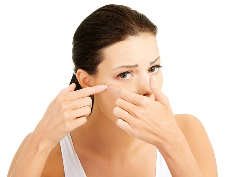 Niedoskonałości na skórze twarzy, wypryski i trądzik