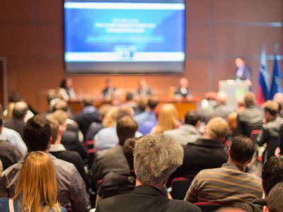 https://static2.medforum.pl/cache/logos/konferencja_kongres_zebranie_wystapienie_shutterstock_192595709-W400H300.jpg