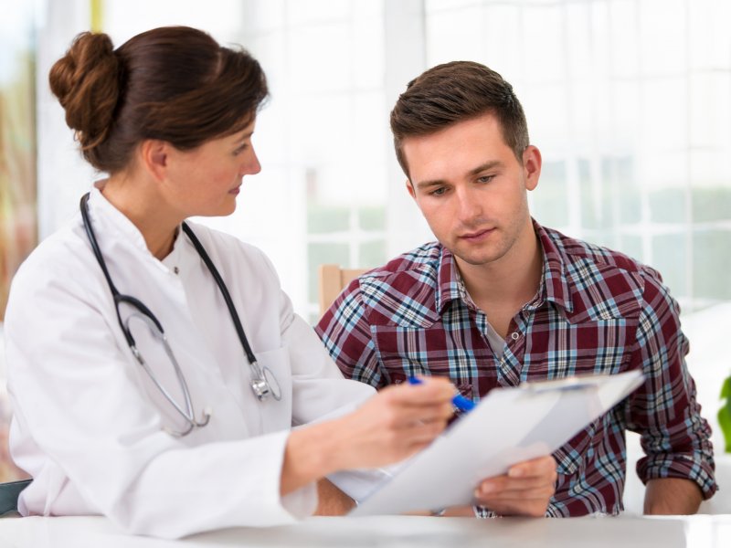 Omówienie diagnozy przez lekarza pacjentowi