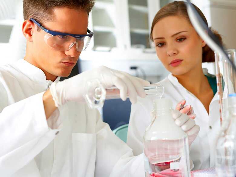 Praca w laboratorium