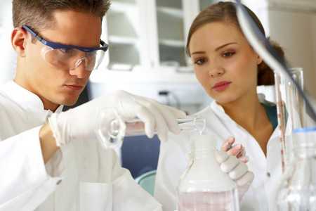 Praca w laboratorium