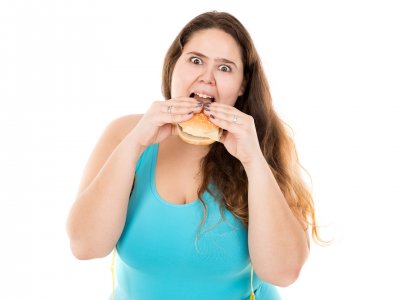 https://static2.medforum.pl/cache/logos/nadwaga_otylosc_kobieta_fast_food_hamburger_panthermedia_14711973_-W400H300.jpg