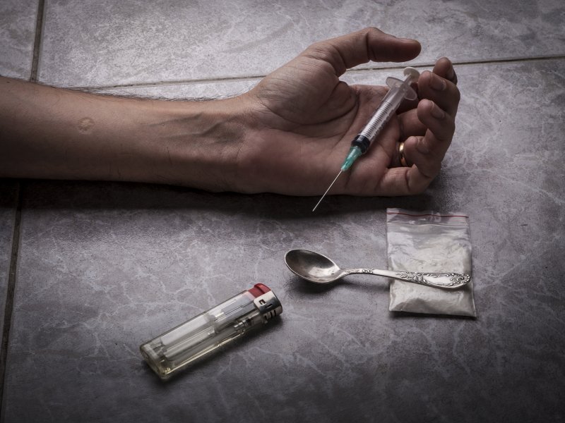 Narkomania, stosowanie środków odurzających i uzależniających