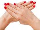 Czy manicure hybrydowy niszczy płytkę paznokciową?