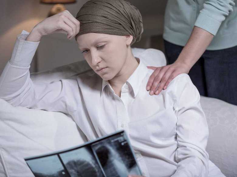 Kobieta w trakcie chemioterapii