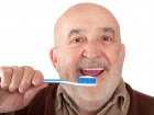 Choroby jamy ustnej mogą znacząco pogarszać funkcjonowanie starszych mężczyzn