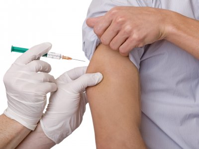 Czy szczepionka na WZW B jest mniej skuteczna u ludzi z reumatoidalnym zapaleniem stawów aniżeli u osób zdrowych?