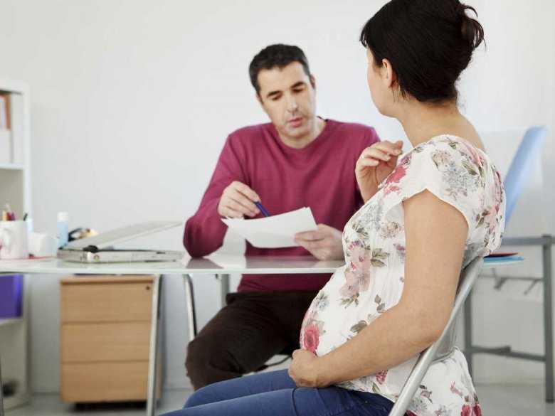 Wizyta w poradni ginekologicznej, kobieta w ciąży