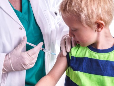 Zalecenia polskich ekspertów dotyczące czasowego odroczenia realizacji szczepień ochronnych